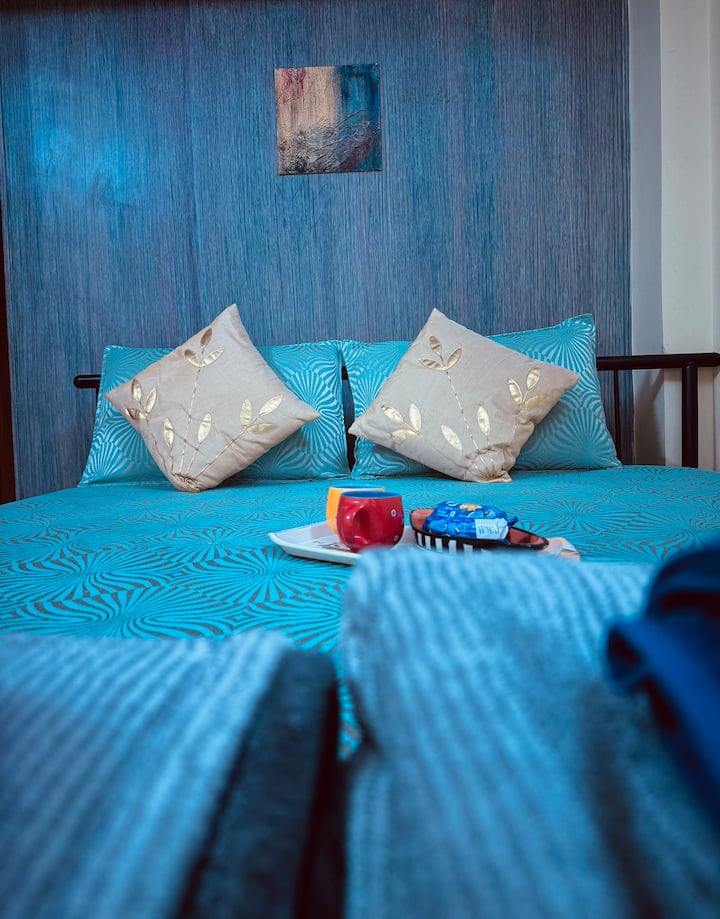 ห้องพักที่สวยงามและผ่อนคลายกว้างขวางเพื่อความกระปรี้กระเปร่า 