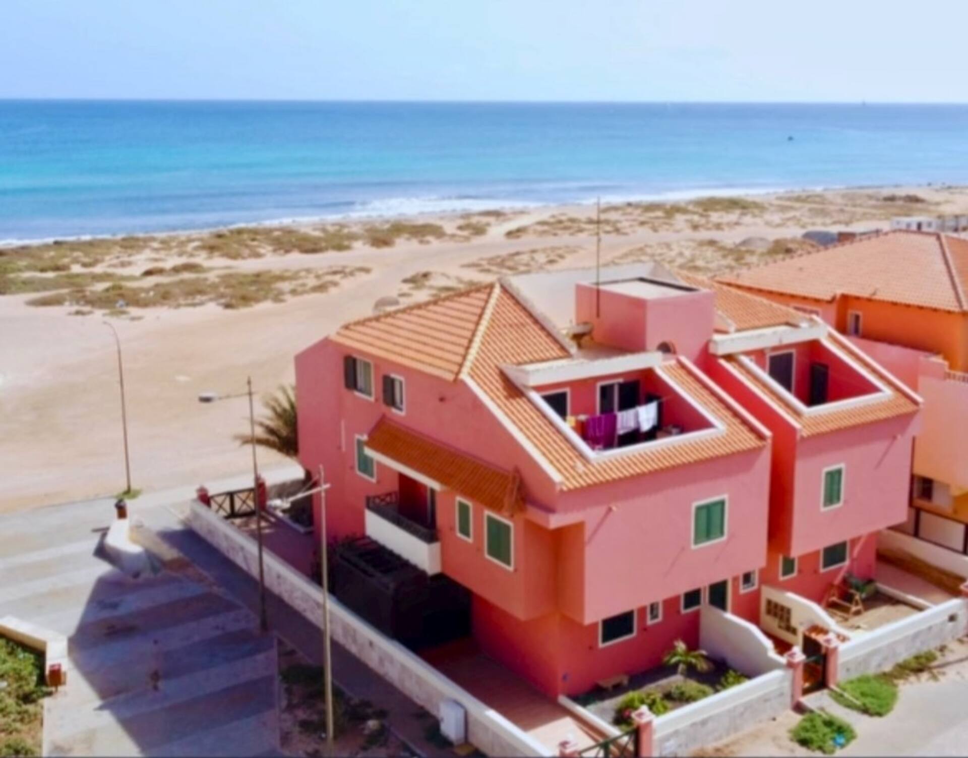 BLUE OCEAN -2 bedrooms -1st line, side ocean view — Foto 2