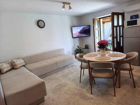 Popular Airbnb listing: Angelo 1 in Katoro