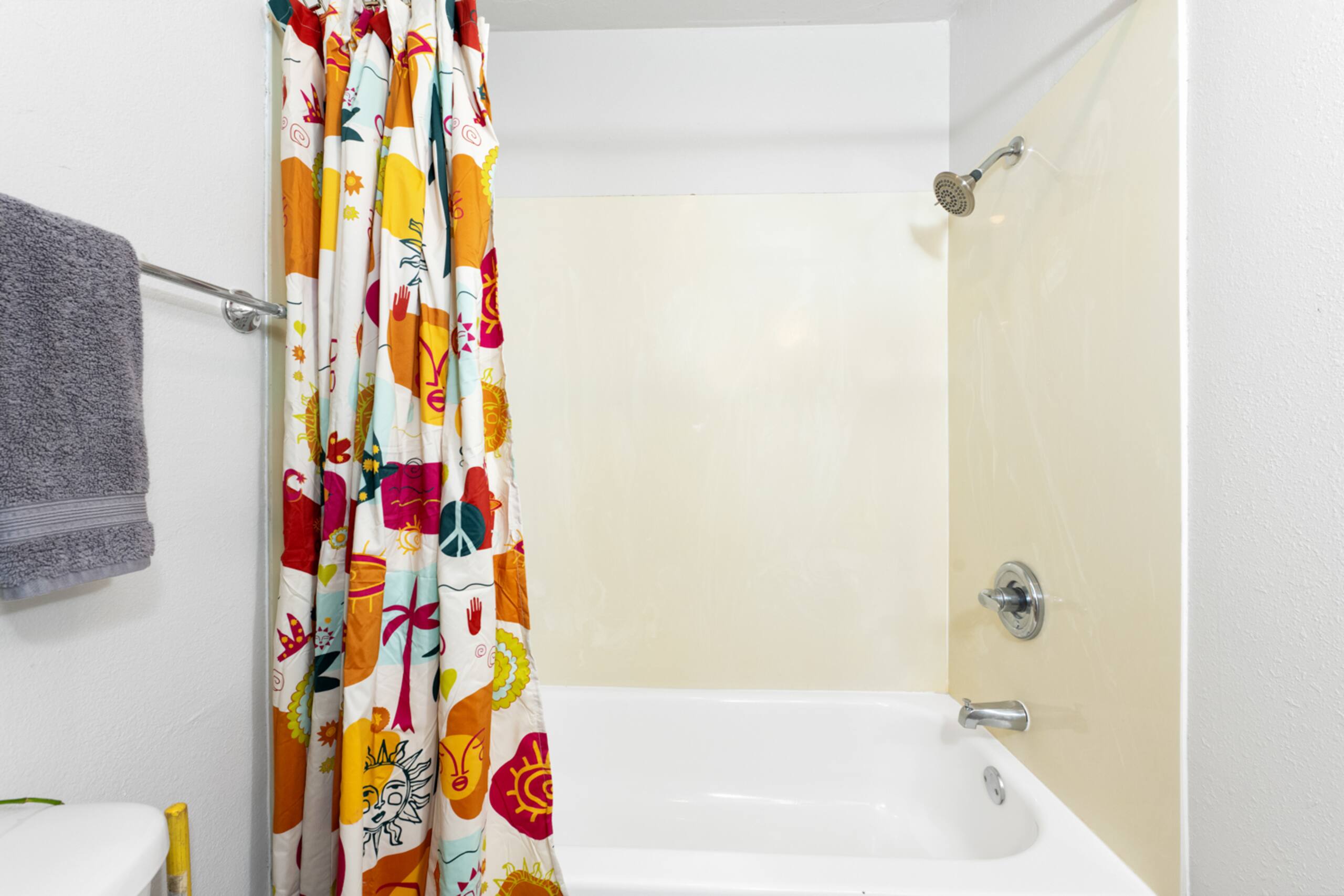 Cozy Frick Cottage, Queen Bed, Full Kitchen - Photo 8