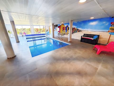 Large Villa indoor swimming pool pétanque court