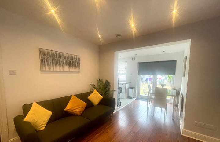 Watford Garden Flat · Free Driveway Parking + Pet - Watford