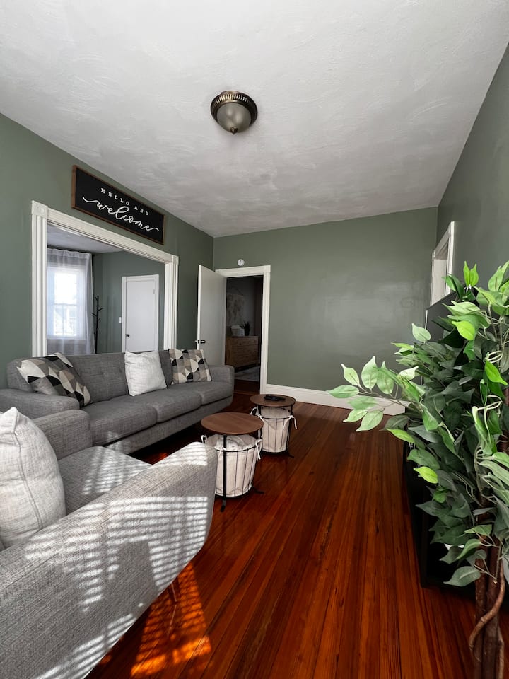 Cozy Stay 15 Min To Colleges, Hospital & Highway - Lincoln Woods State Park, Lincoln