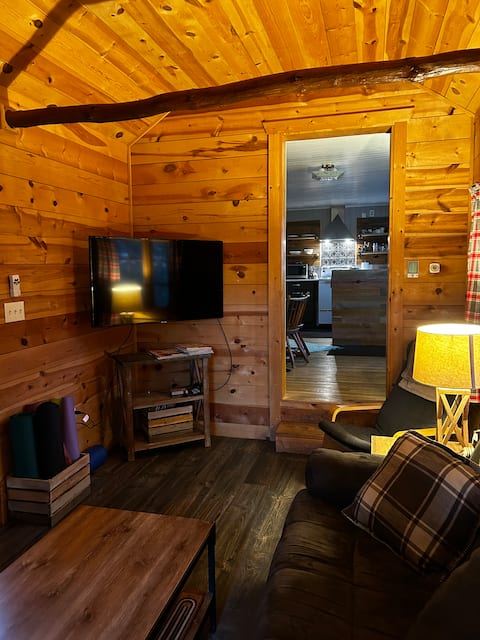 Parking, Walk to Town, King Bed - The Cable Cabin