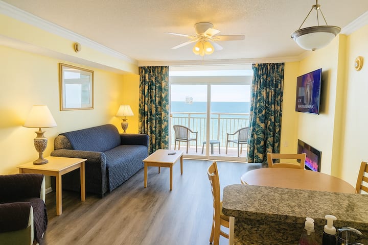 Beautiful Direct Oceanfront 1-bedroom Condo - Myrtle Beach, SC