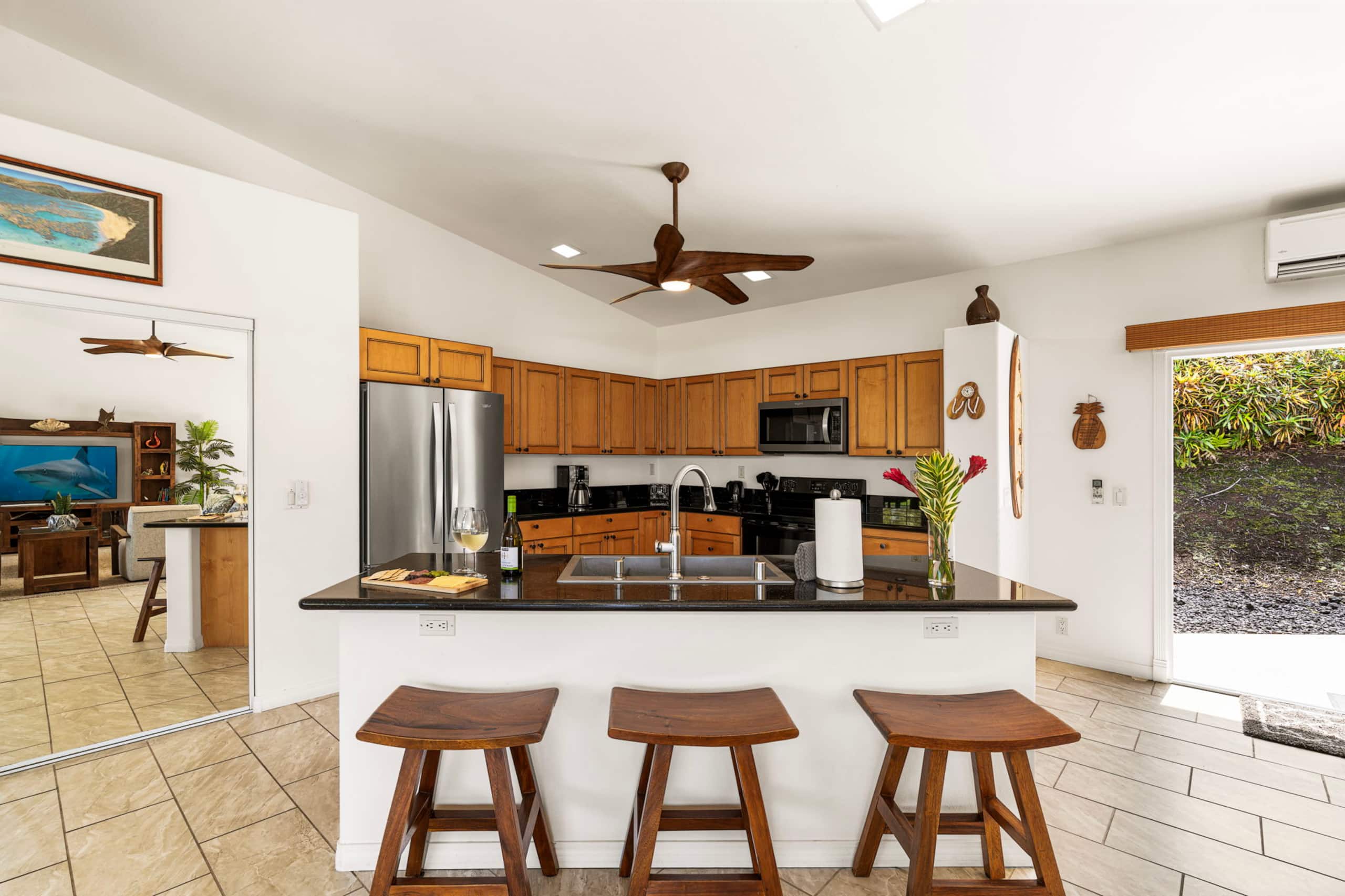 Home in Kailua-Kona · ★4.83 · 3 bedrooms · 4 beds · 2 baths - Image 4