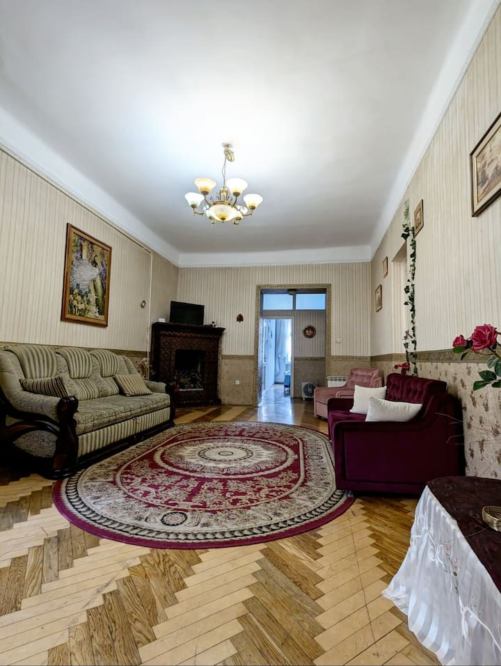 Three-bedroom Apartment On Prospekt Shevchenka - Lviv
