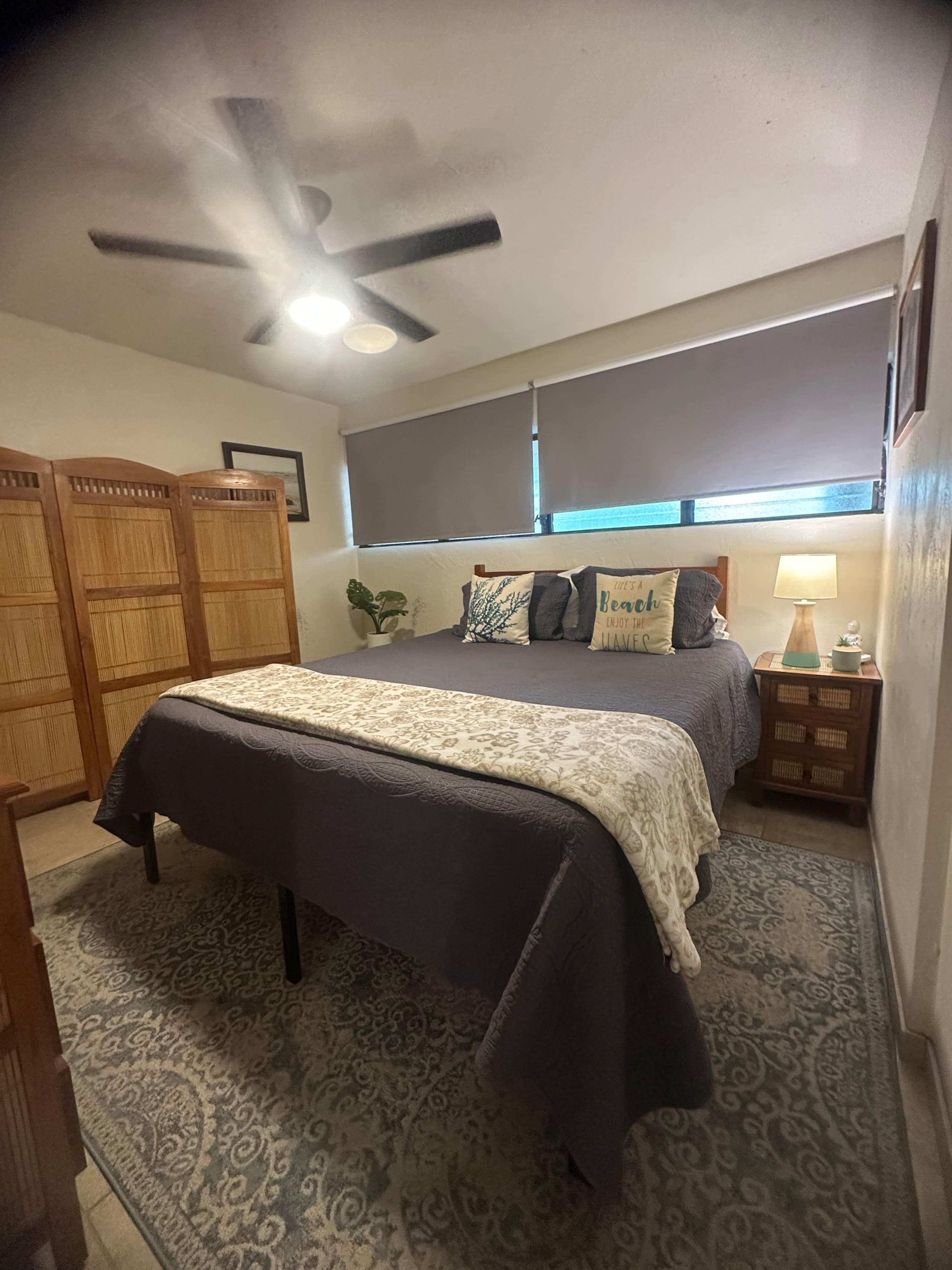 Condo in Kailua-Kona · ★4.92 · 1 bedroom · 2 beds · 1 shared bath - Image 4