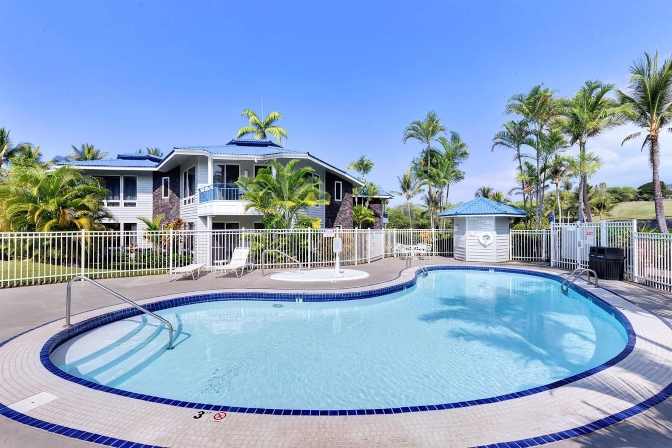 Condo in Kailua-Kona · ★4.88 · 2 bedrooms · 4 beds · 2.5 baths - Image 36