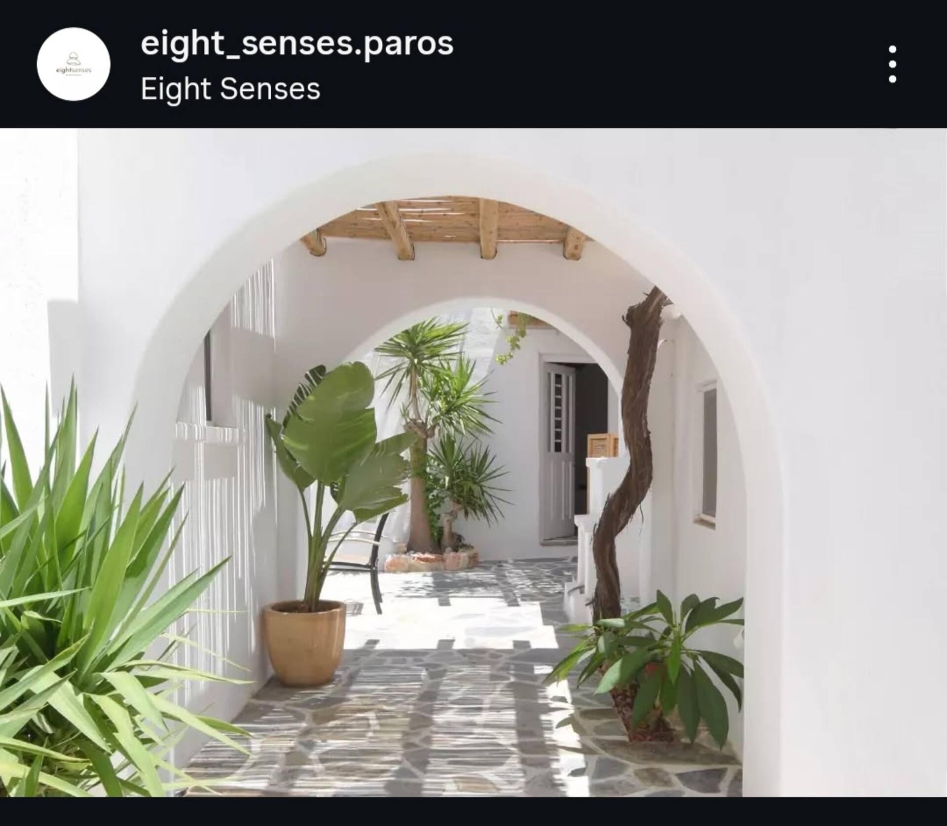”Traditional studio for 2 in Parikia”