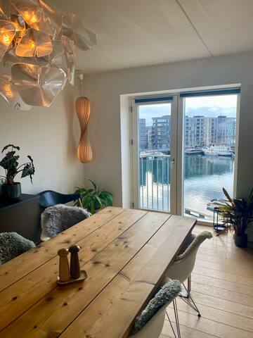 Two-floor penthouse with terrace and water view gallery image 2