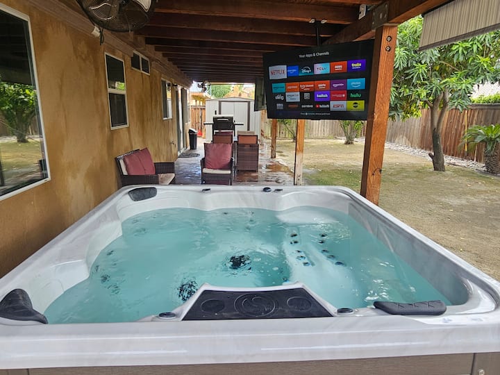 Coachella Getaway | Hot Tub  Sleeps 10