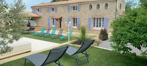 4* farmhouse in the heart of a winery, close to the sea