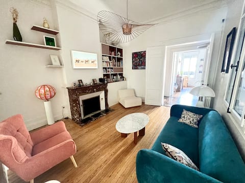 Top Airbnb: Stylish house with private pool in Bordeaux in Caudéran