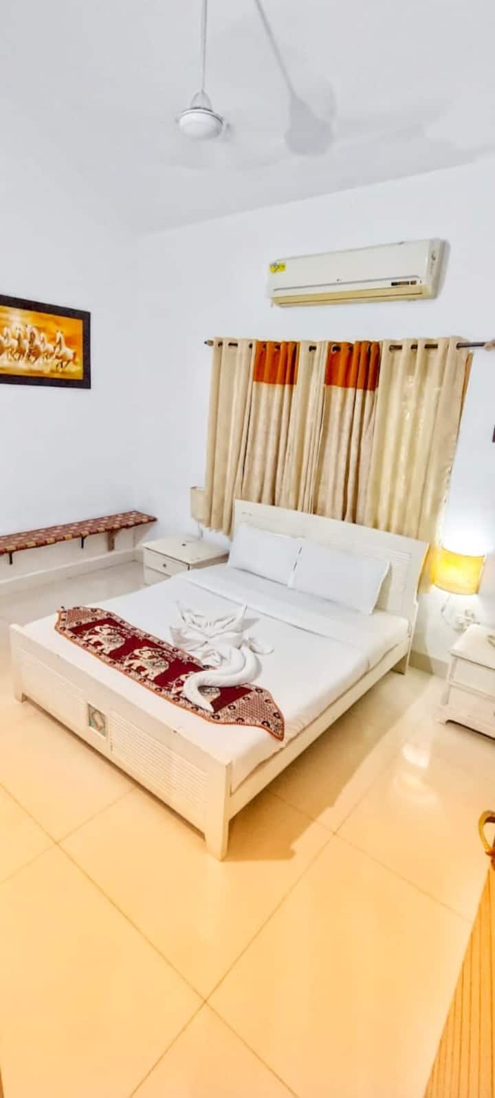 Bedroom 1 image 2