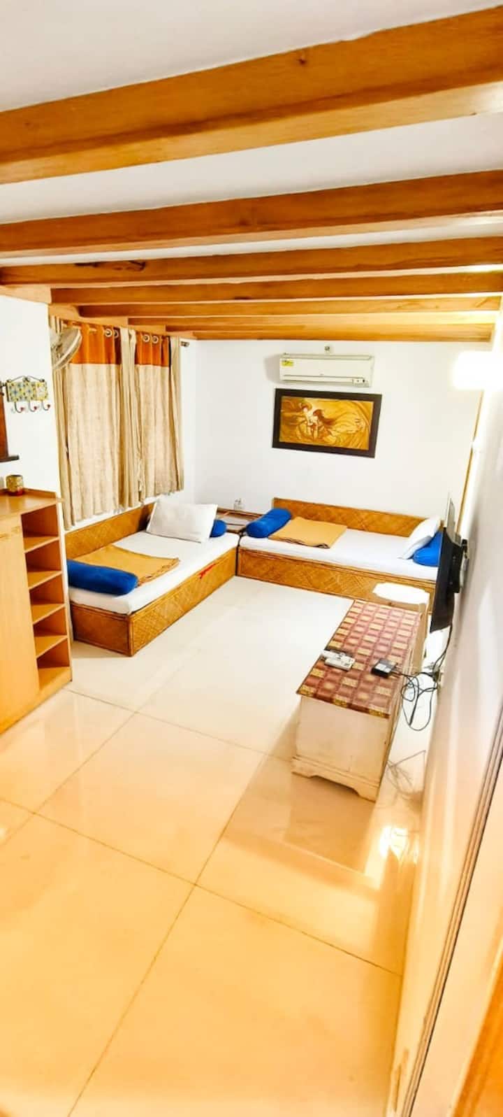 Living room image 3