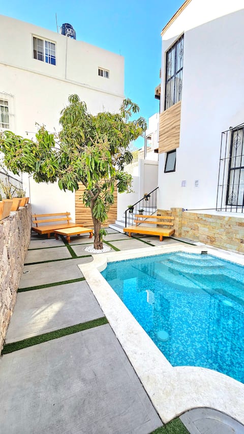 La Casa del Mundo Gto/20 people/Pool/Parking