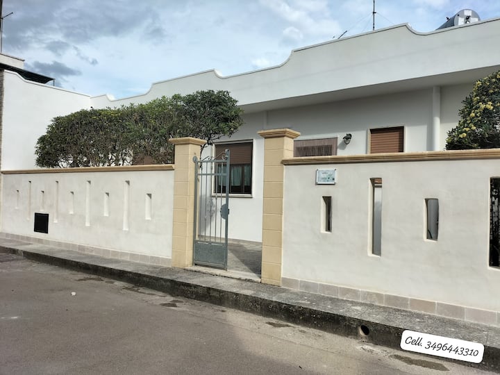 THE TOWER 100m from the sea
CIN (National Identification Code): IT075079C200053470