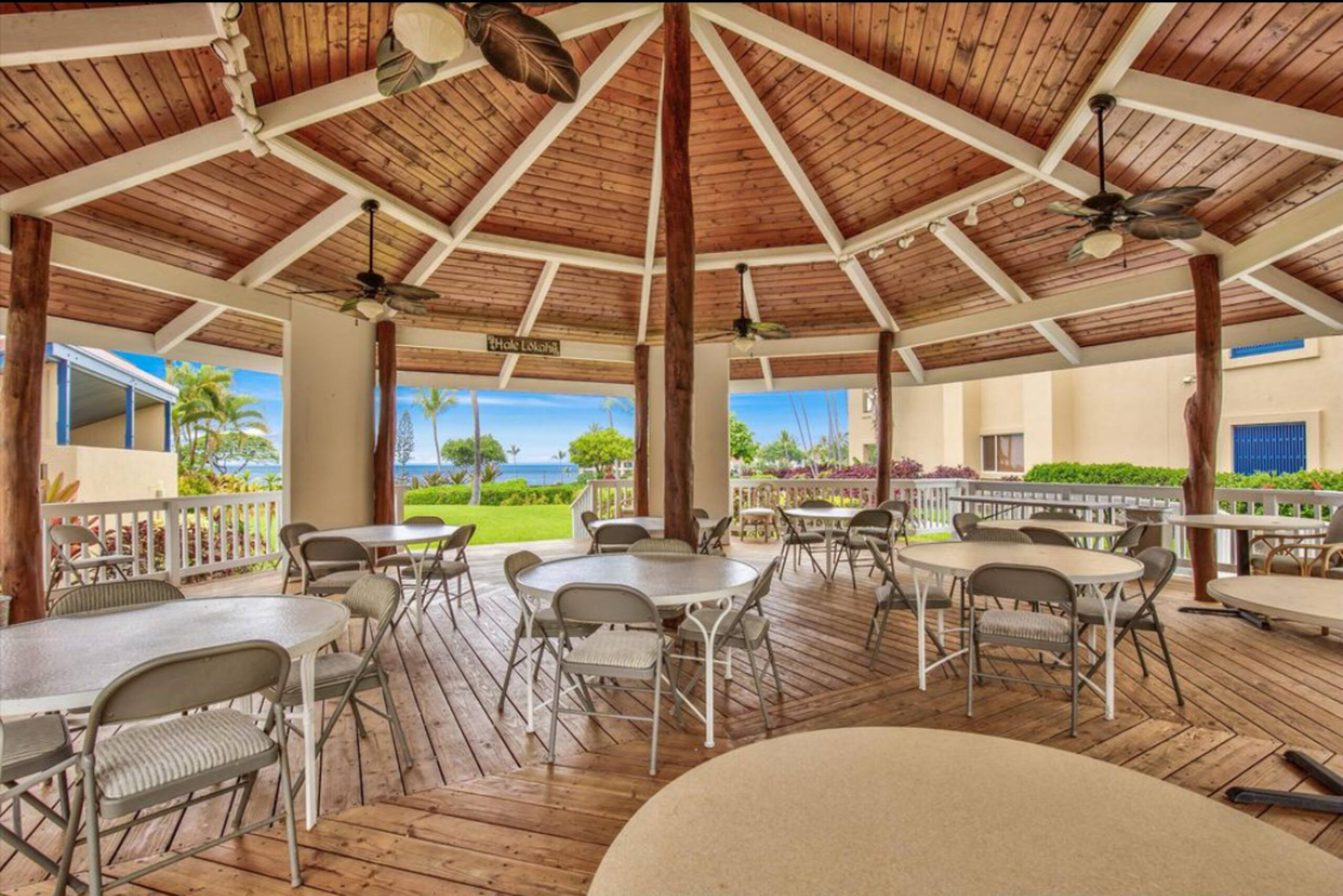 Condo in Kailua-Kona · ★4.91 · 2 bedrooms · 2 beds · 2 baths - Image 18