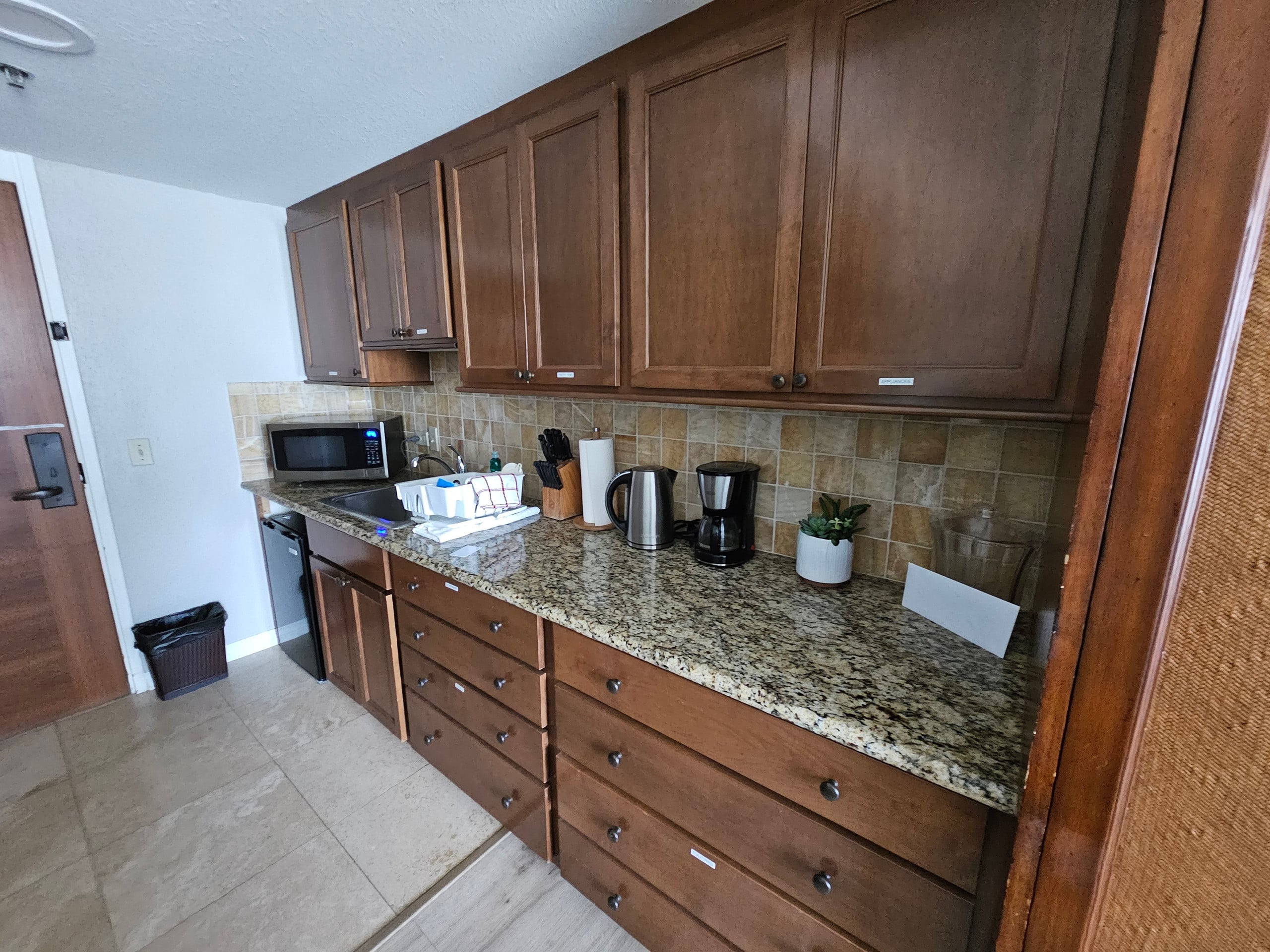 Waikiki Studio Near Beach Fully Equipped - Image 5