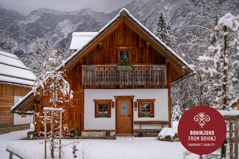 Chalet Zlatorog with River view, Fireplace&Sauna