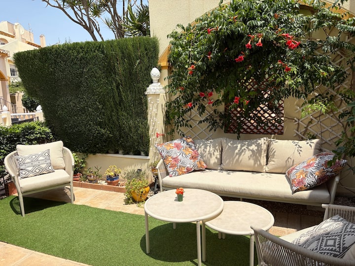 Cozy Year-round House With Solarium And Pool Access - Costa Blanca