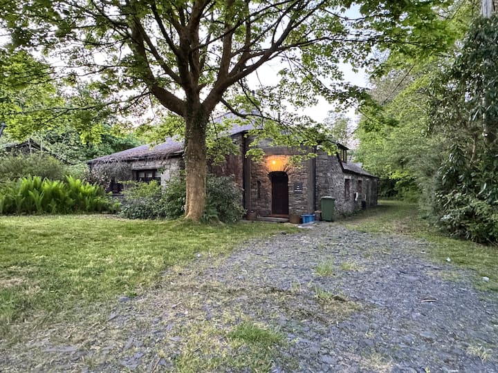 Beautiful Welsh Cottage adjacent to Steam Train