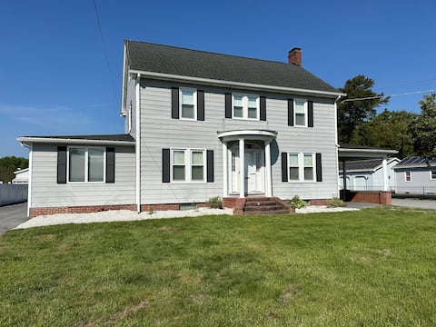 The 1934 Farmhouse (close to the beaches)