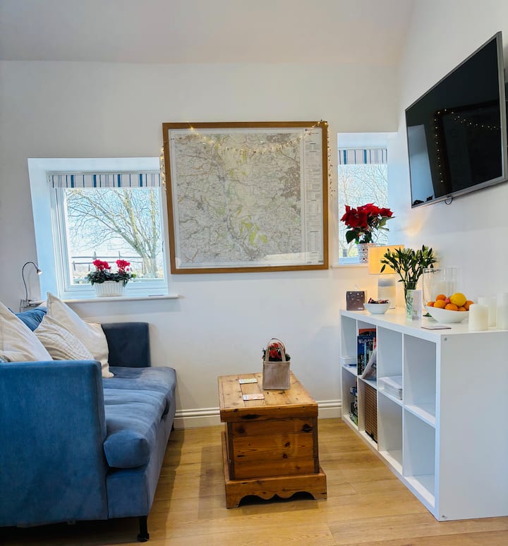 Cosy Self Contained Studio - Peak District - Staffordshire