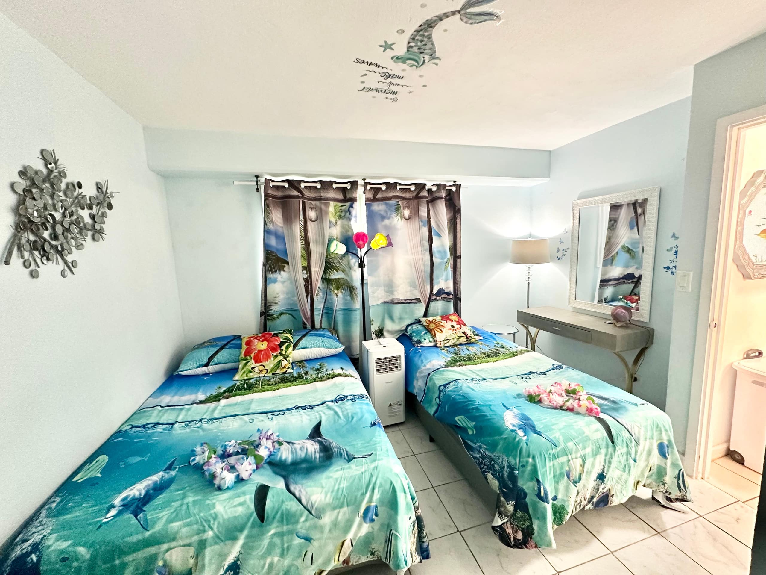 Condo in Honolulu · ★4.75 · 2 bedrooms · 3 beds · 1 private bath - Image 18