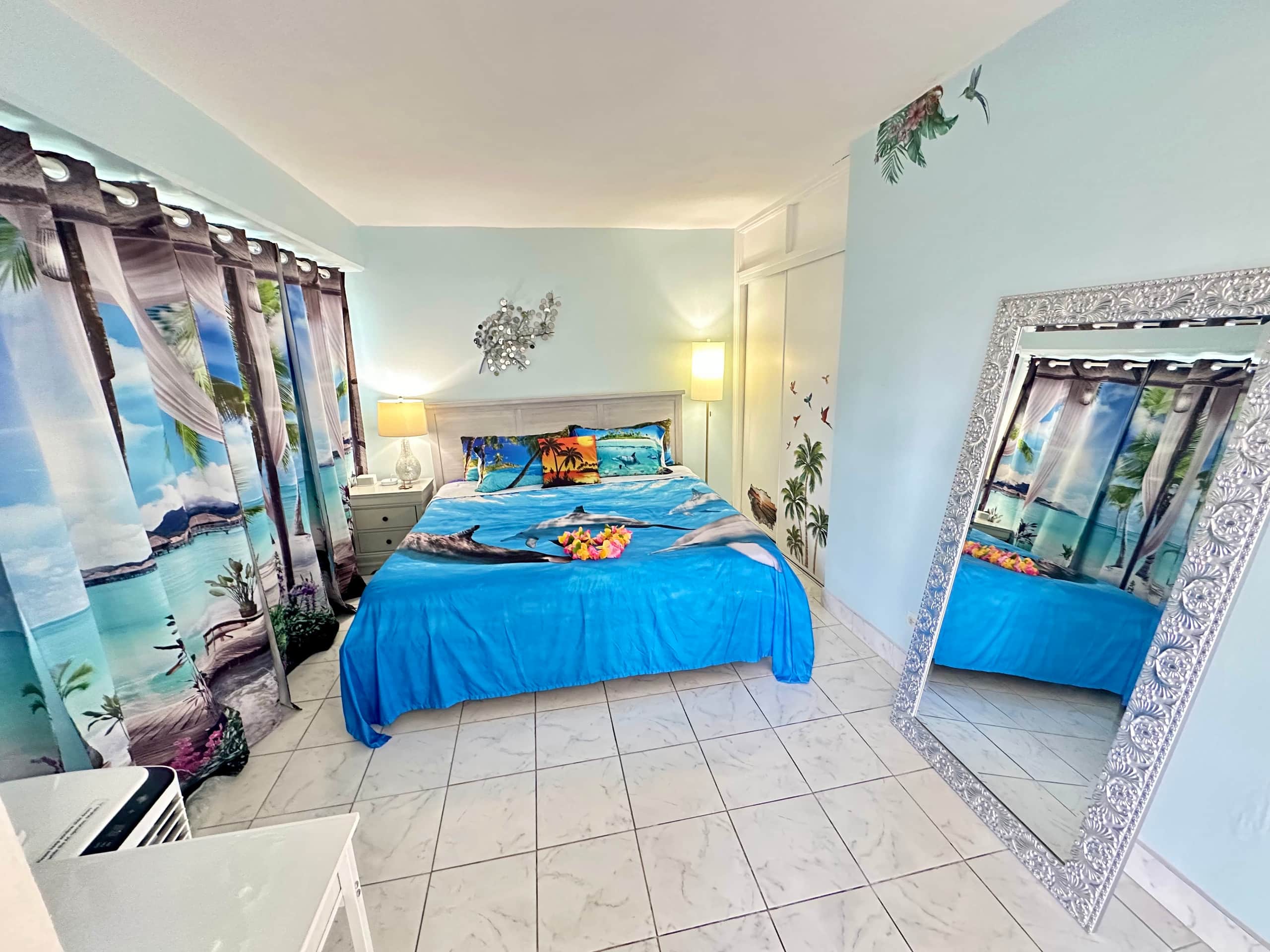 Condo in Honolulu · ★4.75 · 2 bedrooms · 3 beds · 1 private bath - Image 17