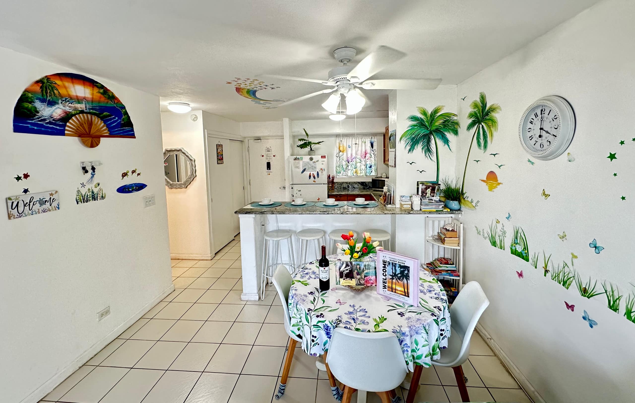 Condo in Honolulu · ★4.75 · 2 bedrooms · 3 beds · 1 private bath - Image 1