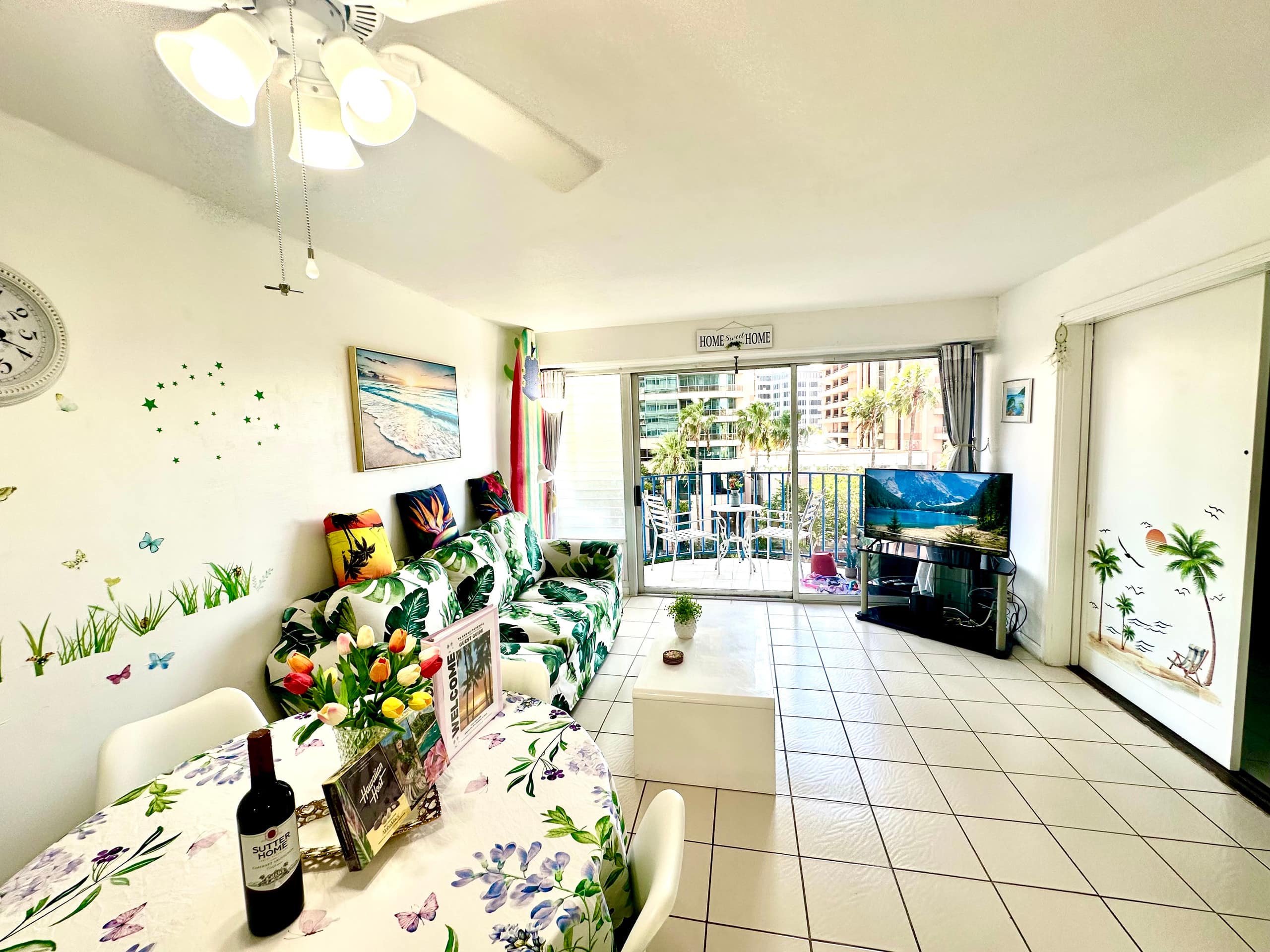 Condo in Honolulu · ★4.75 · 2 bedrooms · 3 beds · 1 private bath - Image 43