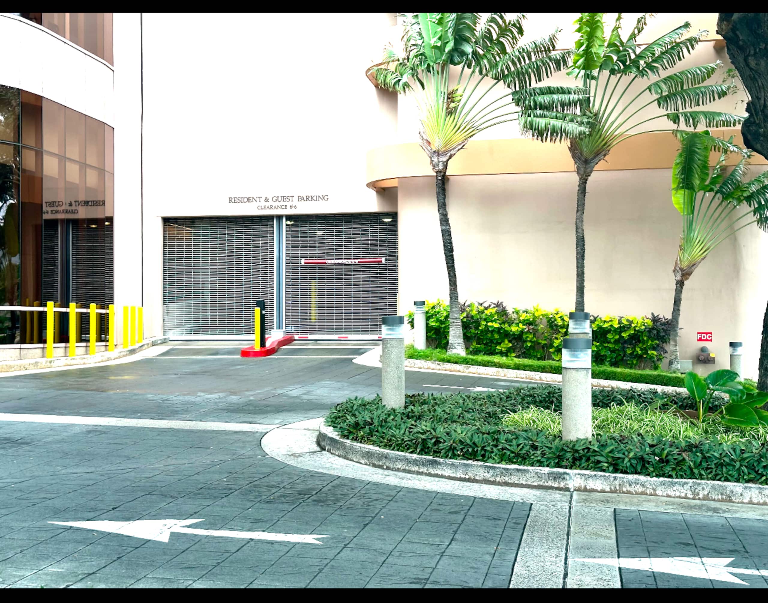 Condo in Honolulu · ★4.75 · 2 bedrooms · 3 beds · 1 private bath - Image 39