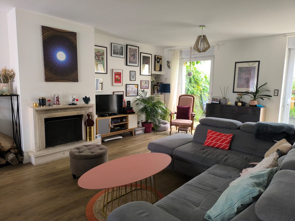 Airbnb performant: Bright and quiet townhouse à Sud Gare
