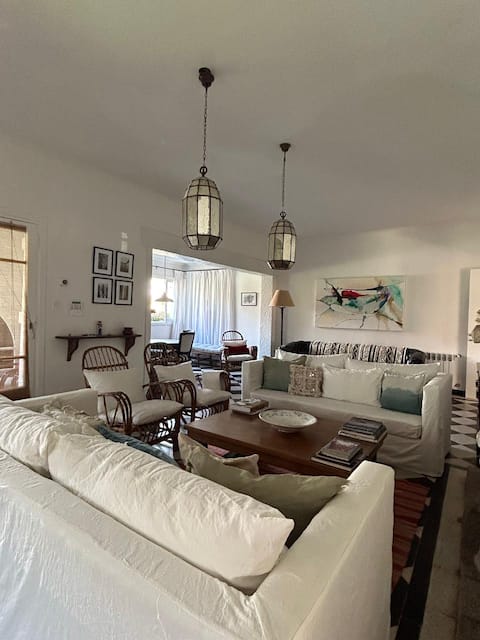 Popular Airbnb listing: Arequepay House - Amazing House in Playa Grande in Los Troncos