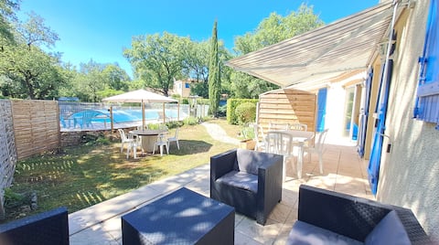 2 Houses with Pool, Garden and Games - Ideal for Family/Friends