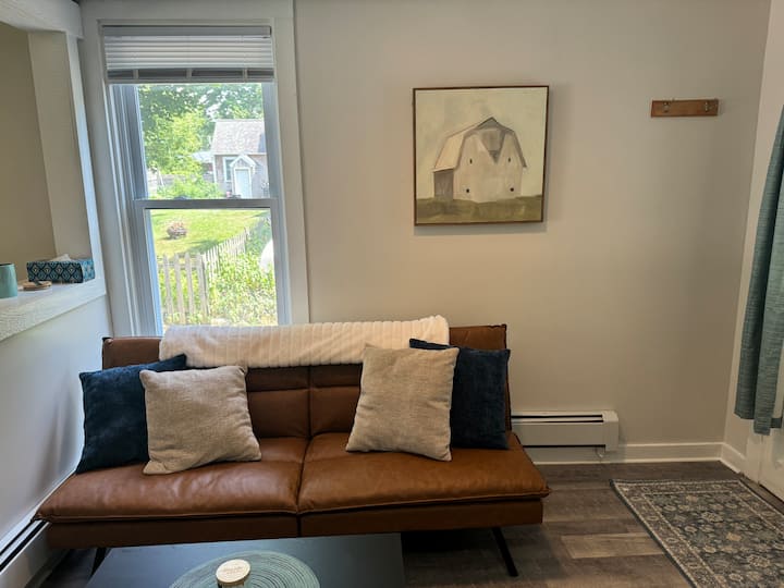 Cozy Apartment In Downtown Sackets Harbor - Sackets Harbor, NY
