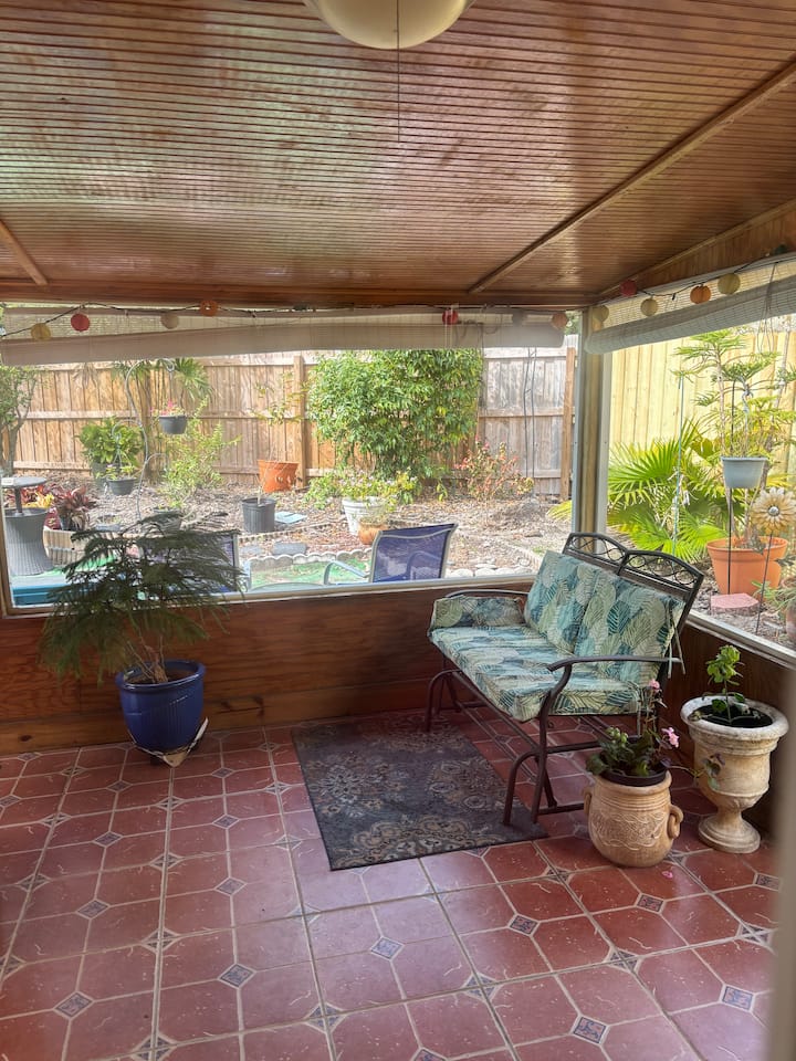 Private Clean Quite Room Queen Bed Restroom Next - Sanford, FL