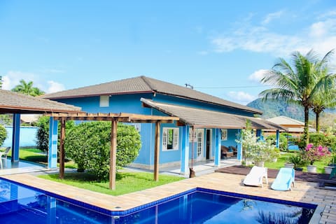 Beautiful House with 4 bedrooms + Swimming pool and barbecue area