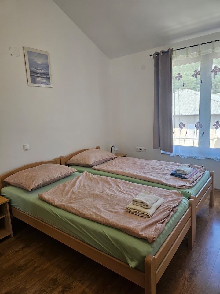 Dhomë gjumi 2