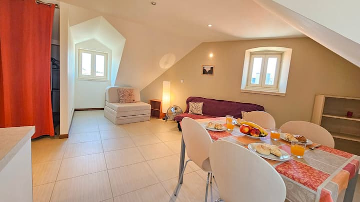 A Romantic Top Floor In Old Town! - Postira