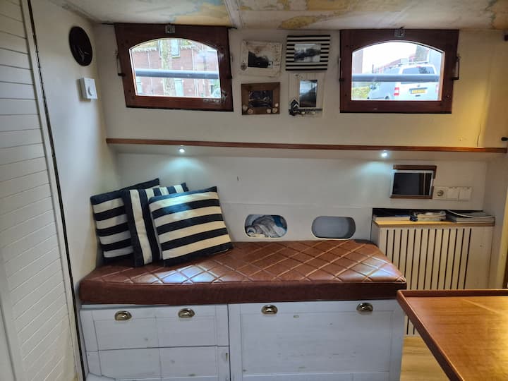 Slapen Op Historisch Vrachtschip In Vreeswijk - Nieuwegein