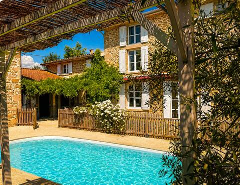Family home with private pool & games – Drôme