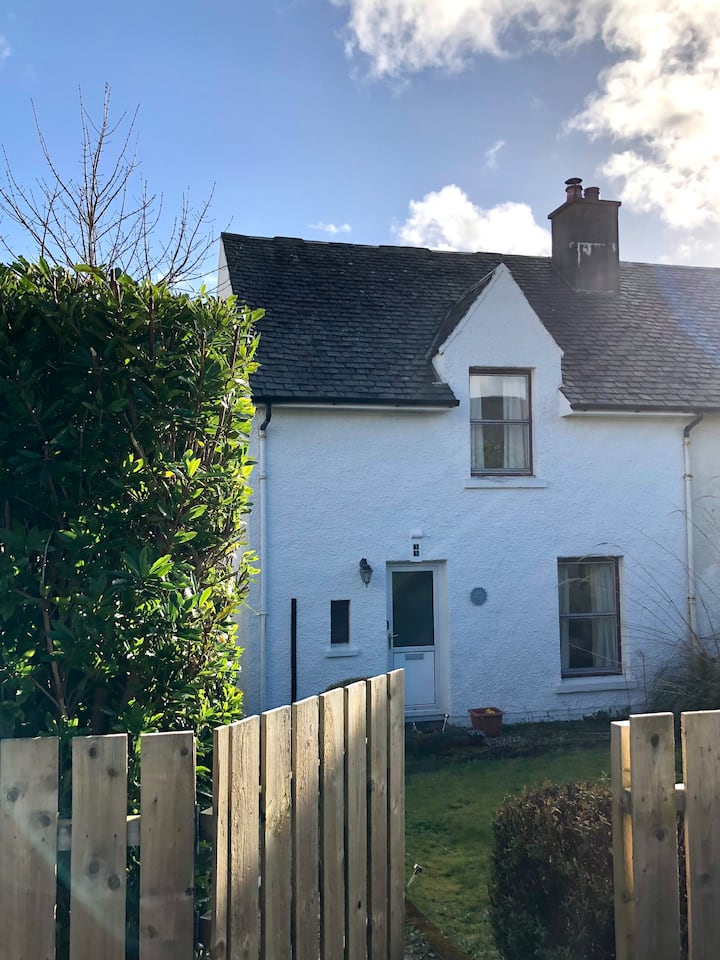 Central Portree Gardens Parking Houses for Rent in Portree