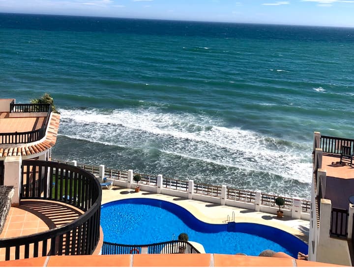 Beachfront Penthouse Large Terrace Sea Views - Sitio de Calahonda
