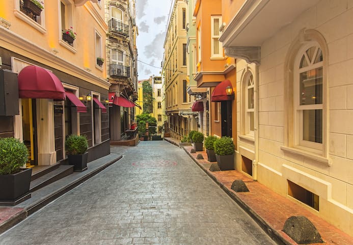 Meroddi Hotels & Apartments managed Airbnb listing 3