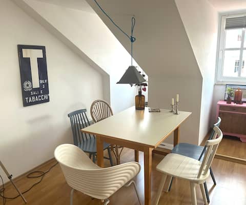 Beautiful 2 room attic apartment in the heart of Priens