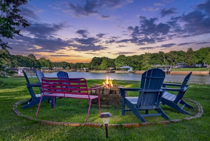 Lakefront W/dock, Beach, Kayaks, Firepit & Lilypad - 로그 캐빈