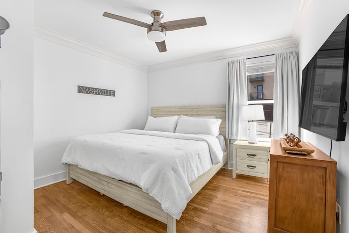 Დიდი საწოლი მეორად საძინებელში